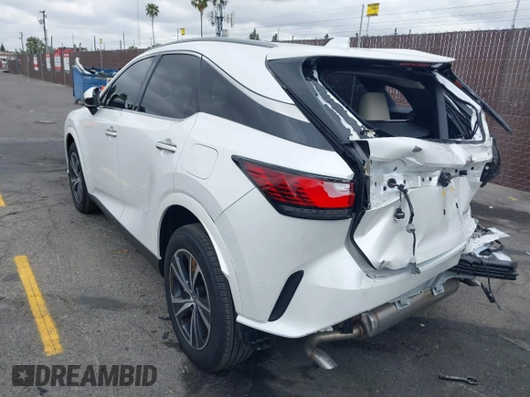 2024 Lexus RX 350 z VIN 2T2BAMBA5RC043718, wystawiony jako IAAI lot #42162415 z przebiegiem 5577 mil mil oraz . Historia ofert i sprzedaży dostępna na DreamBid. Obrazek 3.