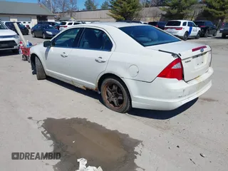 2011 Ford Fusion SE with VIN 3FAHP0HA1BR124685, listed as a IAAI auction lot 41943071 with 279,204 mi miles. Bid and sale history available at carsss.com. Image 3.