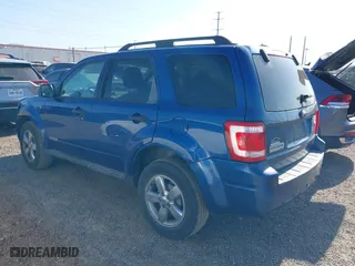 2008 Ford Escape XLT with VIN 1FMCU03188KE00812, listed as a IAAI auction lot 42015999 with 106,111 mi miles. Bid and sale history available at carsss.com. Image 3.