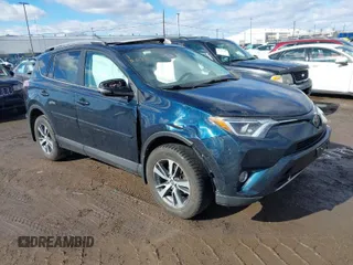 2018 Toyota RAV4 XLE with VIN 2T3RFREVXJW782772, listed as a IAAI auction lot 41752745 with 96,893 mi miles. Bid and sale history available at carsss.com. Image 1.