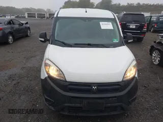2017 Ram ProMaster City Cargo Tradesman z VIN ZFBERFAB2H6E50911, wystawiony jako IAAI lot #40390843 z przebiegiem 68 010 mil mil oraz . Historia ofert i sprzedaży dostępna na DreamBid. Obrazek 12.