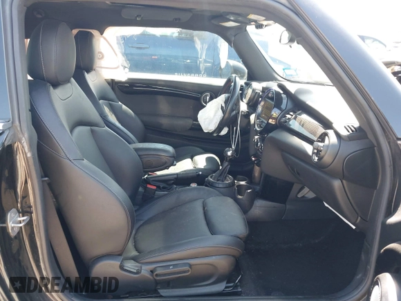 2016 MINI Hardtop S with VIN WMWXP7C51G3B49102, listed as a IAAI auction lot 42443771 with 97,626 mi miles and . Bid and sale history available at DreamBid. Image 5.