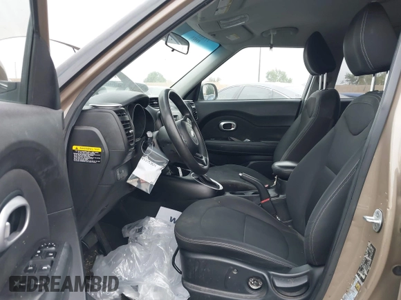 2014 Kia Soul with VIN KNDJN2A22E7092910, listed as a IAAI auction lot 42105254 with 81,246 mi miles. Bid and sale history available at carsss.com. Image 5.