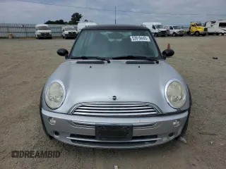 2005 MINI Hardtop with VIN WMWRC335X5TJ70165, listed as a Copart auction lot 53918445 with 145,572 mi miles and Salvage title. Bid and sale history available at DreamBid. Image 5.
