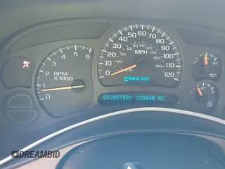 2003 Chevrolet Suburban LT z VIN 1GNEC16Z13J216552, wystawiony jako IAAI lot #40193670 z przebiegiem 235 840 mil mil oraz . Historia ofert i sprzedaży dostępna na DreamBid. Obrazek 7.