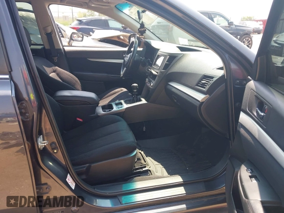 2010 Subaru Legacy Premium z VIN 4S3BMAG62A1235024, wystawiony jako IAAI lot #42482725 z przebiegiem 107 073 mil mil oraz . Historia ofert i sprzedaży dostępna na DreamBid. Obrazek 5.