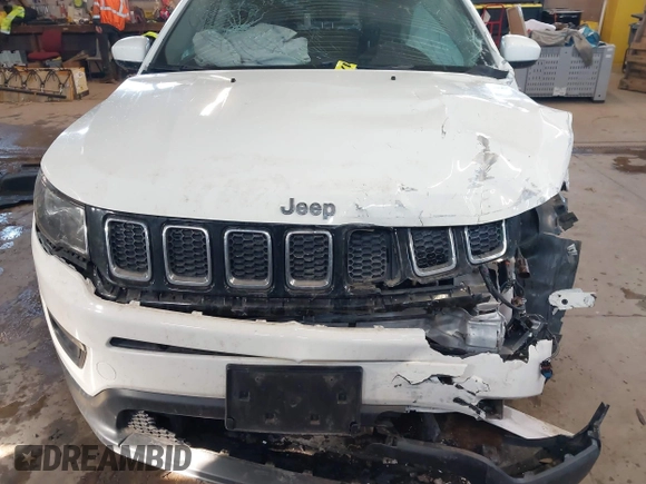 2018 Jeep Compass Latitude with VIN 3C4NJDBB0JT179167, listed as a IAAI auction lot 41622598 with 106,880 mi miles. Bid and sale history available at carsss.com. Image 6.