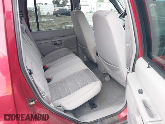 2000 Ford Explorer XLT z VIN 1FMZU83P3YZC64612, wystawiony jako IAAI lot #41640849 z przebiegiem 155 318 mil mil oraz . Historia ofert i sprzedaży dostępna na DreamBid. Obrazek 8.