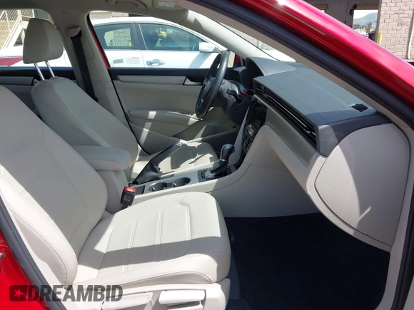 2020 Volkswagen Passat SE with VIN 1VWWA7A38LC003088, listed as a IAAI auction lot 42014412 with 47,522 mi miles and . Bid and sale history available at DreamBid. Image 5.