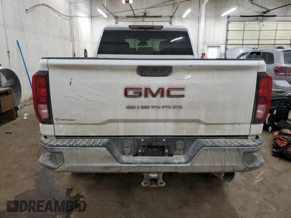 2024 GMC Sierra 3500HD Pro z VIN 1GT49SEY2RF404428, wystawiony jako Copart lot #42213915 z przebiegiem 37 243 mil mil oraz Szkoda całkowita • Salvage title. Historia ofert i sprzedaży dostępna na DreamBid. Obrazek 6.