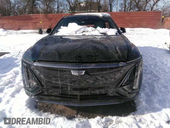 2024 Cadillac LYRIQ z VIN 1GYKPVRL8RZ128147, wystawiony jako IAAI lot #41273392 z przebiegiem 1 927 mil mil oraz . Historia ofert i sprzedaży dostępna na DreamBid. Obrazek 12.
