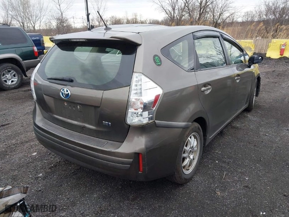 2013 Toyota Prius v Two with VIN JTDZN3EU3D3267272, listed as a IAAI auction lot 41793742 with 431,532 mi miles. Bid and sale history available at carsss.com. Image 4.