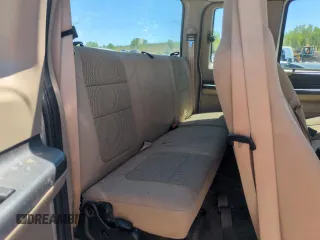2005 Ford F-250 XL с VIN 1FTSX21595EC29006, выставлен на аукционе Copart как лот 56250625 с пробегом 318 377 миль миль и Чистый • Clean title. История ставок и продаж доступна на DreamBid. Изображение 10.