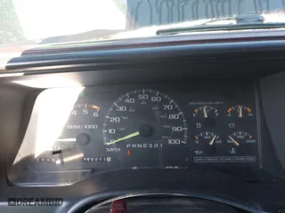 1996 Chevrolet Tahoe with VIN 1GNEK13RXTJ418622, listed as a IAAI auction lot 41879760 with 349,211 mi miles. Bid and sale history available at carsss.com. Image 7.
