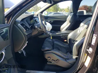 2019 Volvo XC90 R-Design with VIN YV4A22PM4K1474949, listed as a Copart auction lot 74332484 with 77,191 mi miles and Salvage Title. Bid and sale history available at carsss.com. Image 7.