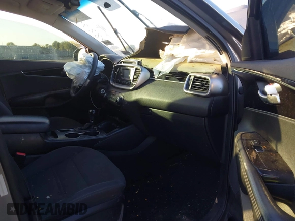 2018 Kia Sorento LX with VIN 5XYPG4A50JG387396, listed as a IAAI auction lot 40848247 with Not Provided miles and . Bid and sale history available at DreamBid. Image 5.
