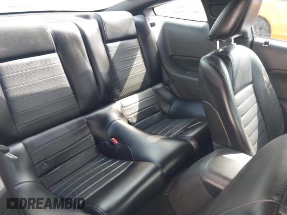 2006 Ford Mustang GT Deluxe with VIN 1ZVFT82H365250974, listed as a IAAI auction lot 42718000 with 130,936 mi miles and . Bid and sale history available at DreamBid. Image 8.