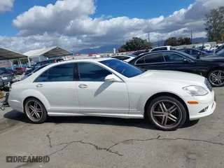 2009 Mercedes-Benz S-Class 5.5L V8 with VIN WDDNG71X09A272339, listed as a IAAI auction lot 41589581 with 130,972 mi miles. Bid and sale history available at carsss.com. Image 13.