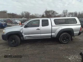 2008 Toyota Tacoma with VIN 5TEUU42N08Z469915, listed as a IAAI auction lot 41807203 with 177,699 mi miles and . Bid and sale history available at DreamBid. Image 14.