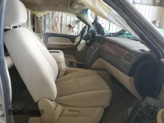 2007 Chevrolet Suburban LT with VIN 1GNFK16347J340159, listed as a Copart auction lot 68147024 with Not Provided miles and Non Repairable. Bid and sale history available at DreamBid. Image 7.