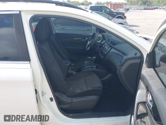 2017 Nissan Rogue SV z VIN JN1BJ1CP7HW007270, wystawiony jako IAAI lot #41908931 z przebiegiem 94 373 mil mil oraz . Historia ofert i sprzedaży dostępna na DreamBid. Obrazek 5.