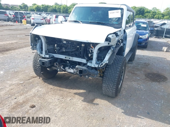 2023 Ford Bronco z VIN 1FMEE5DP2PLB01735, wystawiony jako IAAI lot #42687705 z przebiegiem 40 284 mil mil oraz . Historia ofert i sprzedaży dostępna na DreamBid. Obrazek 6.