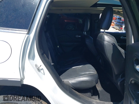 2014 Jeep Cherokee Limited with VIN 1C4PJLDS9EW163565, listed as a IAAI auction lot 42033048 with 183,048 mi miles. Bid and sale history available at carsss.com. Image 8.