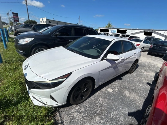 2021 Hyundai Elantra SEL z VIN 5NPLM4AG2MH026998, wystawiony jako Copart lot #61692135 z przebiegiem 55 861 mil mil oraz Czysty tytuł • Clean title. Historia ofert i sprzedaży dostępna na DreamBid. Obrazek 2.