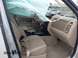 2010 Ford Escape Limited с VIN 1FMCU0EG1AKD30643, выставлен на аукционе IAAI как лот 42241302 с пробегом 180 142 миль миль и . История ставок и продаж доступна на DreamBid. Изображение 5.