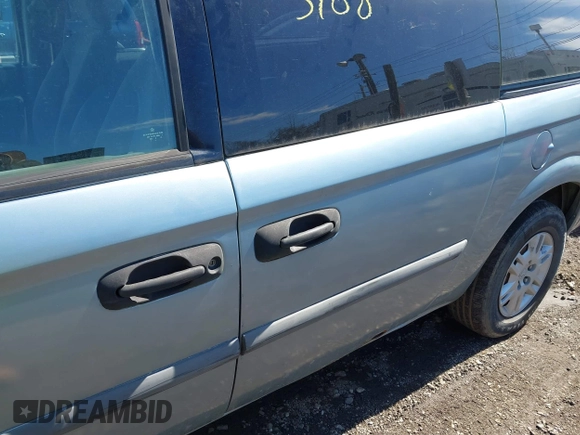 2006 Dodge Grand Caravan SE with VIN 1D4GP24RX6B698194, listed as a IAAI auction lot 41832034 with Not Provided miles and . Bid and sale history available at DreamBid. Image 6.