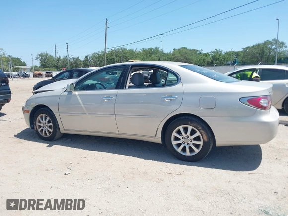 2002 Lexus ES 300 with VIN JTHBF30G820060132, listed as a IAAI auction lot 42021953 with 167,763 mi miles. Bid and sale history available at carsss.com. Image 15.
