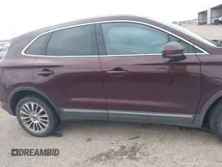 2017 Lincoln MKC Reserve z VIN 5LMCJ3C90HUL72098, wystawiony jako IAAI lot #41300727 z przebiegiem 74 507 mil mil oraz . Historia ofert i sprzedaży dostępna na DreamBid. Obrazek 13.