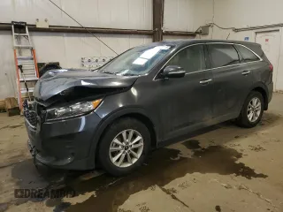 2019 Kia Sorento LX z VIN 5XYPG4A32KG548492, wystawiony jako Copart lot #61574165 z przebiegiem 134 672 mil mil oraz Szkoda całkowita • Salvage title. Historia ofert i sprzedaży dostępna na DreamBid. Obrazek 1.