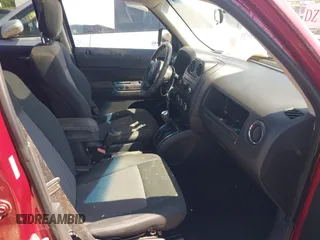 2012 Jeep Patriot Latitude with VIN 1C4NJRFB2CD604470, listed as a IAAI auction lot 41995971 with 124,477 mi miles and . Bid and sale history available at carsss.com. Image 5.