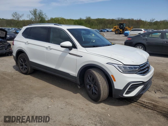 2024 Volkswagen Tiguan SE with VIN 3VVMB7AXXRM077048, listed as a Copart auction lot 54885705 with 9,414 mi miles and Salvage title. Bid and sale history available at DreamBid. Image 4.