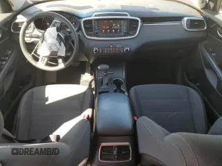 2019 Kia Sorento LX with VIN 5XYPG4A39KG579402, listed as a Copart auction lot 49922845 with 128,747 mi miles and Salvage Title. Bid and sale history available at carsss.com. Image 8.