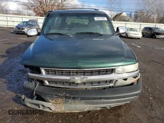 2002 Chevrolet Suburban Z71 with VIN 3GNFK16ZX2G298434, listed as a Copart auction lot 43641805 with 0 mi miles and Salvage Title. Bid and sale history available at carsss.com. Image 5.