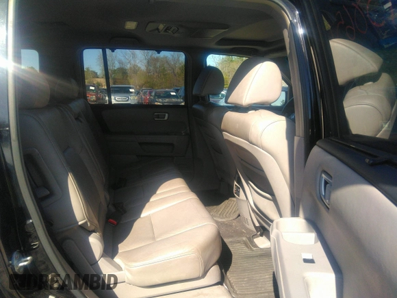 2009 Honda Pilot Touring with VIN 5FNYF48969B055806, listed as a IAAI auction lot 42138651 with 253,623 mi miles and . Bid and sale history available at carsss.com. Image 8.