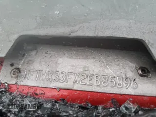 2002 Ford F-350 XL z VIN 1FTWX33FX2EB85896, wystawiony jako Copart lot #58554815 z przebiegiem 286 347 mil mil oraz Szkoda całkowita • Salvage title. Historia ofert i sprzedaży dostępna na DreamBid. Obrazek 12.