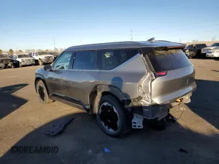 2024 Kia EV9 Land with VIN KNDADFS56R6044843, listed as a Copart auction lot 82822874 with 3,081 mi miles and Salvage Title. Bid and sale history available at carsss.com. Image 2.