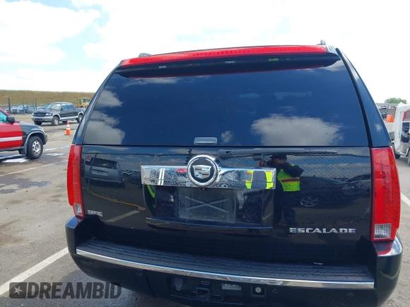 2010 Cadillac Escalade Luxury с VIN 1GYUCBEFXAR214311, выставлен на аукционе IAAI как лот 42140390 с пробегом 143 200 миль миль и . История ставок и продаж доступна на DreamBid. Изображение 16.