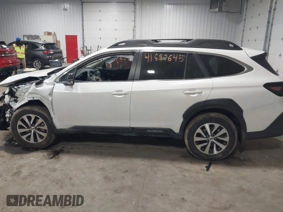 2025 Subaru Outback Premium with VIN 4S4BTACC6S3153118, listed as a IAAI auction lot 41697645 with 5,658 mi miles. Bid and sale history available at carsss.com. Image 14.