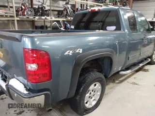 2013 Chevrolet Silverado 1500 LT with VIN 1GCRKSE70DZ137623, listed as a IAAI auction lot 41176402 with 134,194 mi miles and . Bid and sale history available at DreamBid. Image 4.