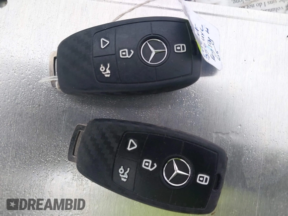 2019 Mercedes-Benz C C 300 with VIN 55SWF8EB3KU320806, listed as a IAAI auction lot 41983005 with 61,262 mi miles. Bid and sale history available at carsss.com. Image 11.