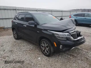 2021 Kia Seltos SX with VIN KNDETCA25M7110053, listed as a Copart auction lot 85550004 with 0 mi miles and Salvage Title. Bid and sale history available at carsss.com. Image 4.