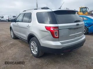 2013 Ford Explorer XLT with VIN 1FM5K7D8XDGC48662, listed as a IAAI auction lot 42182134 with 220,064 mi miles. Bid and sale history available at carsss.com. Image 3.