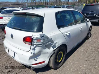 2010 Volkswagen GTI с VIN WVWGV9AJ1AW234755, выставлен на аукционе IAAI как лот 42002774 с пробегом Не указан миль и . История ставок и продаж доступна на DreamBid. Изображение 4.