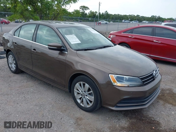 2015 Volkswagen Jetta SE with VIN 3VWD07AJXFM289988, listed as a IAAI auction lot 42322842 with 131,998 mi miles and . Bid and sale history available at DreamBid. Image 1.