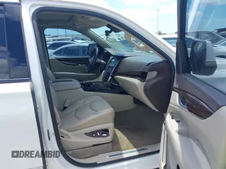 2017 Cadillac Escalade Luxury z VIN 1GYS3BKJ2HR145088, wystawiony jako IAAI lot #41517213 z przebiegiem 52 329 mil mil oraz . Historia ofert i sprzedaży dostępna na DreamBid. Obrazek 5.