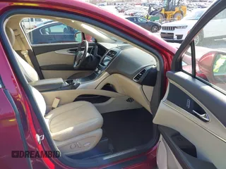2018 Lincoln MKX Premiere z VIN 2LMPJ6JR9JBL49816, wystawiony jako IAAI lot #41963904 z przebiegiem 62 429 mil mil oraz . Historia ofert i sprzedaży dostępna na DreamBid. Obrazek 5.